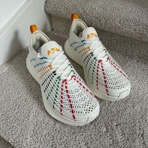 NWT APL Zipline Olympic collection size 8 women’s